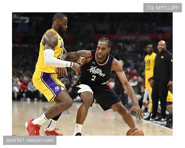 洛杉矶队进攻套路丰富 边中结合战术执行到位