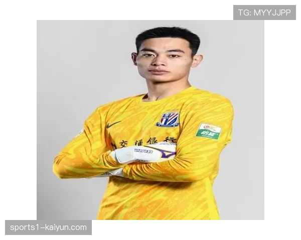 申花门将薛庆浩首发稳固 出球能力面临高位逼抢考验 申花门将薛庆浩首发稳固 出球能力面临高位逼抢考验